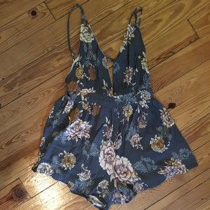 V cut romper spring